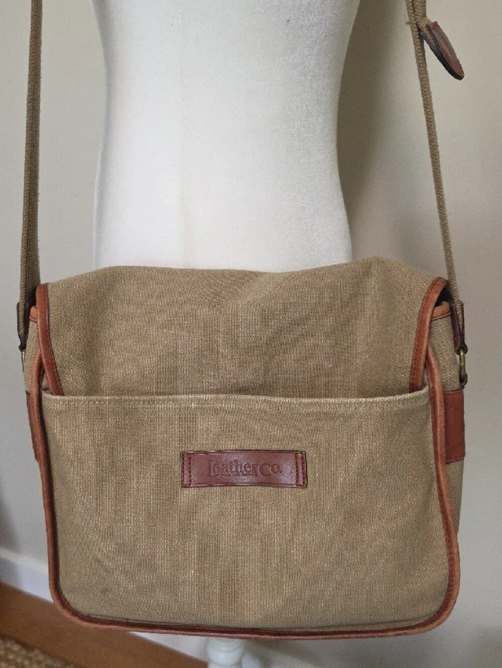 Vintage Liz Claiborne Leather Co Canvas Messenger Bag Tan Crossbody 12
